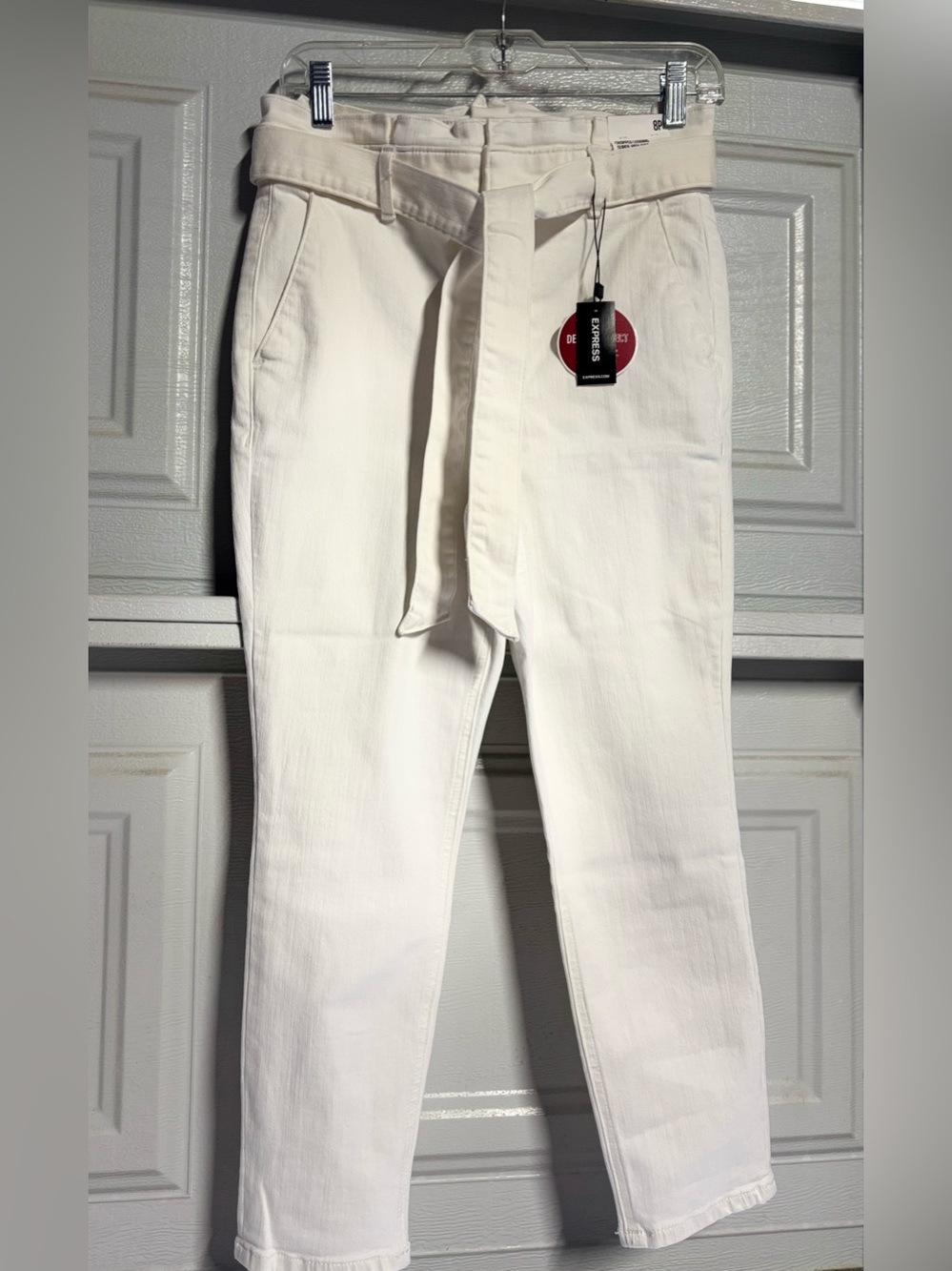 Express White Cropped Super High Rise Leggings